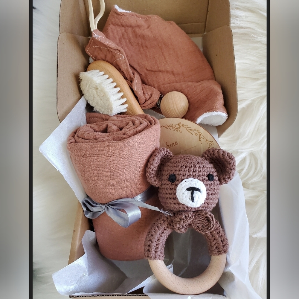 Cute Teddy Bear Baby shower gift set of 6 pieces for newborn